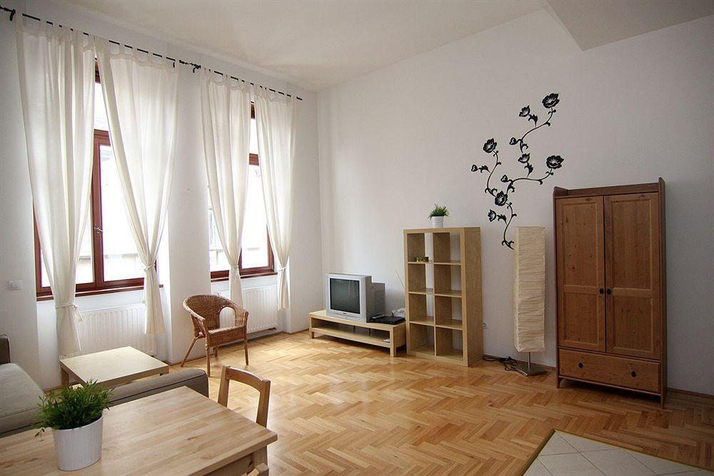 เมด อิน บูดาเปสต์ อพาร์ตเมนท์ แอนด์ สวีท Apartment ภายนอก รูปภาพ